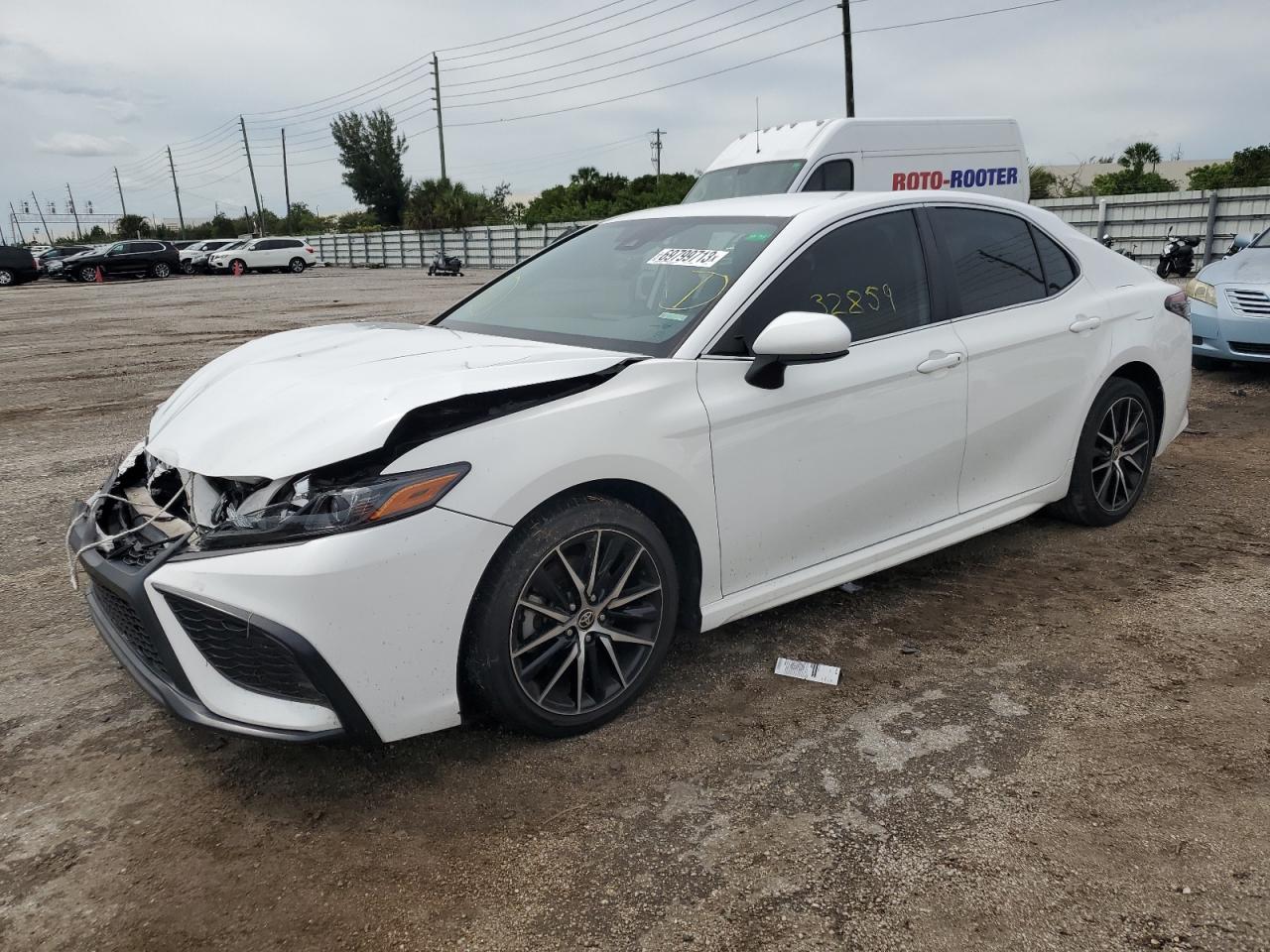 2021 TOYOTA CAMRY SE