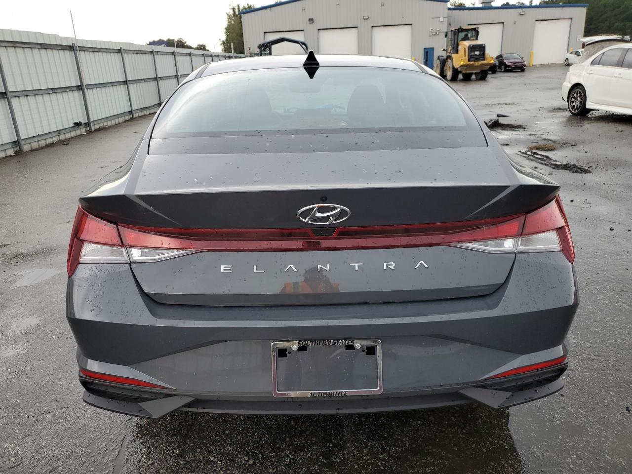 2023 HYUNDAI ELANTRA SE - Фото 6