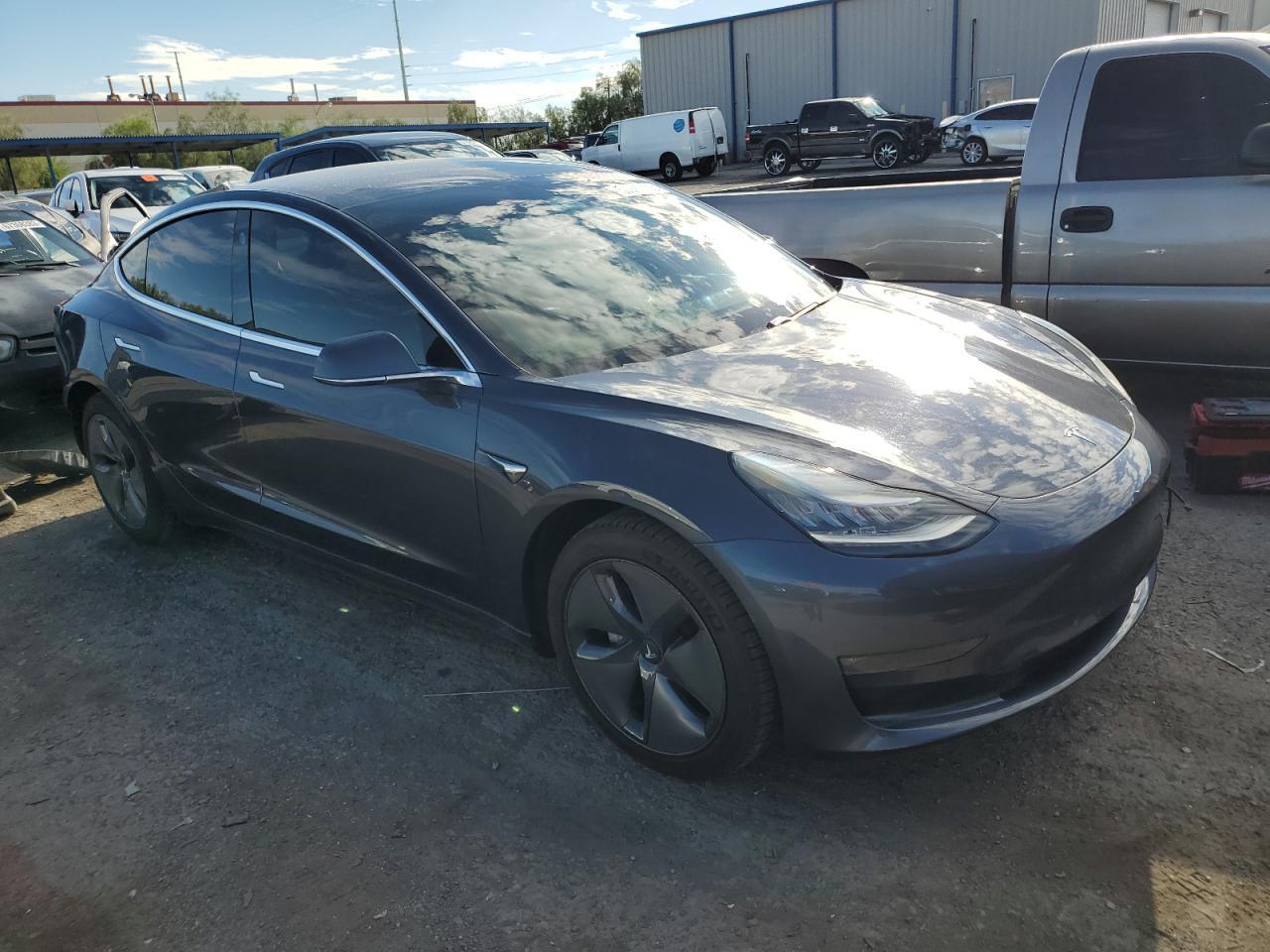 2019 TESLA MODEL 3 - Фото 4