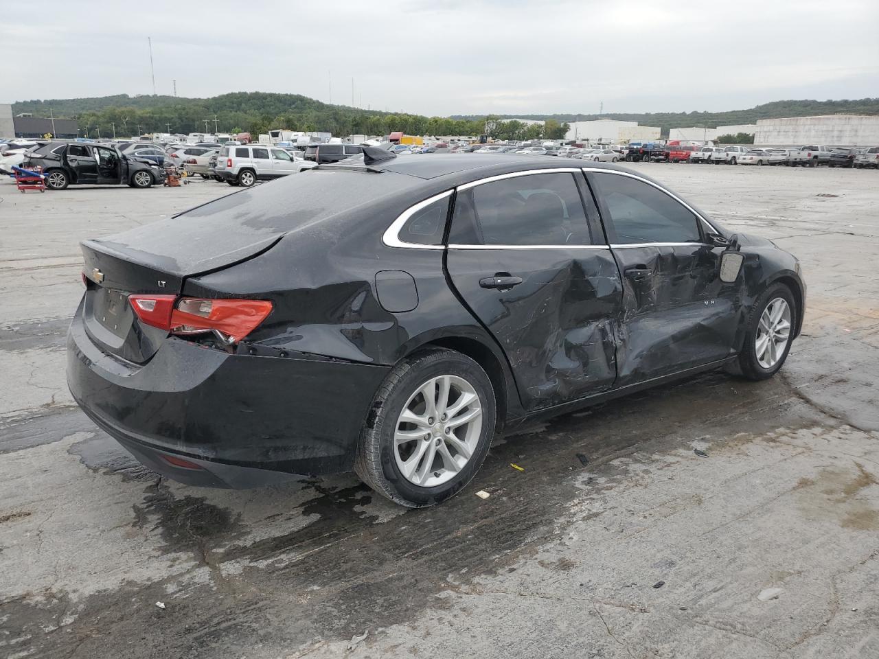 2017 CHEVROLET MALIBU LT - Image 3