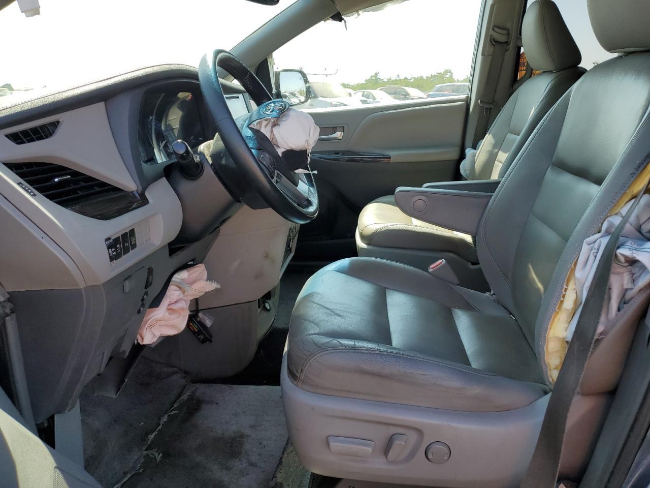 2015 TOYOTA SIENNA XLE - Фото 7