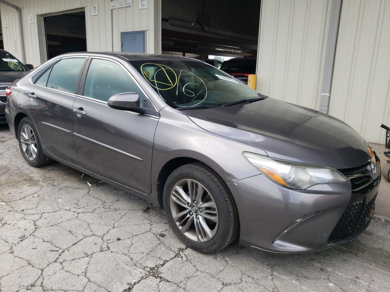 2017 TOYOTA CAMRY LE - Фото 4