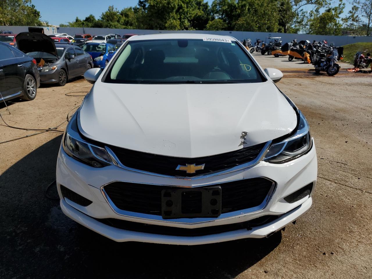 2017 CHEVROLET CRUZE LT - Image 5