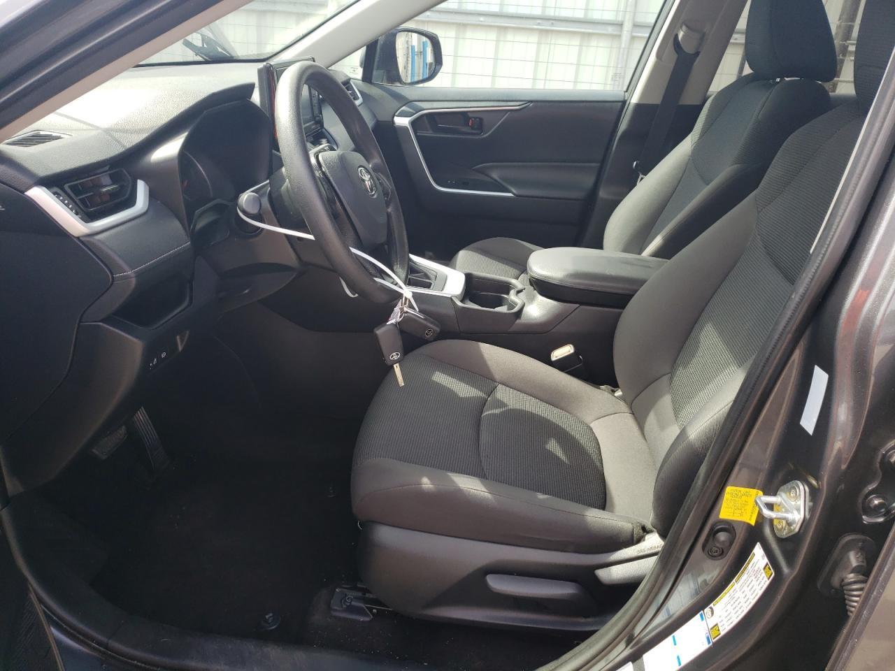 2021 TOYOTA RAV4 LE - Фото 7