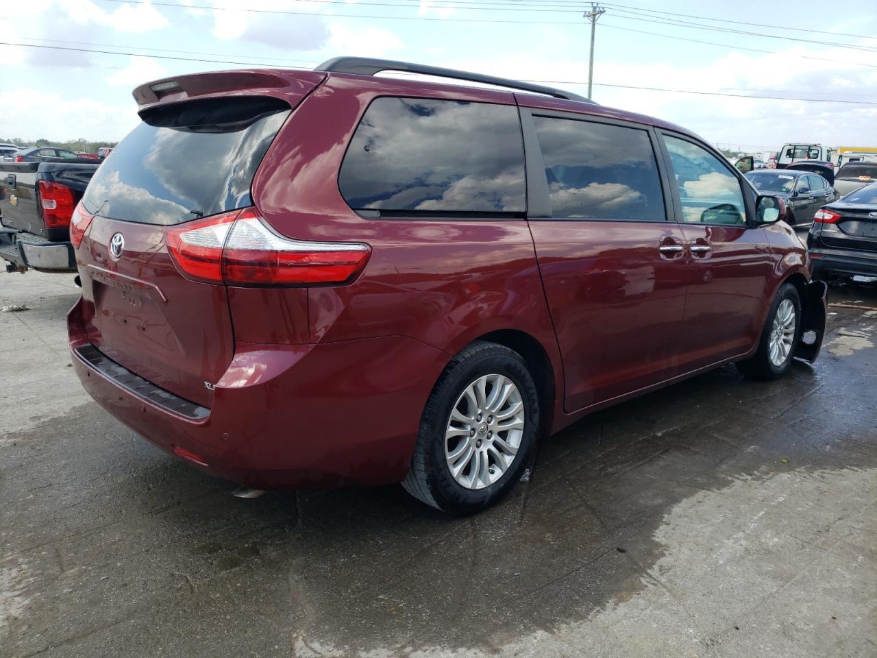 2015 TOYOTA SIENNA XLE - Фото 3