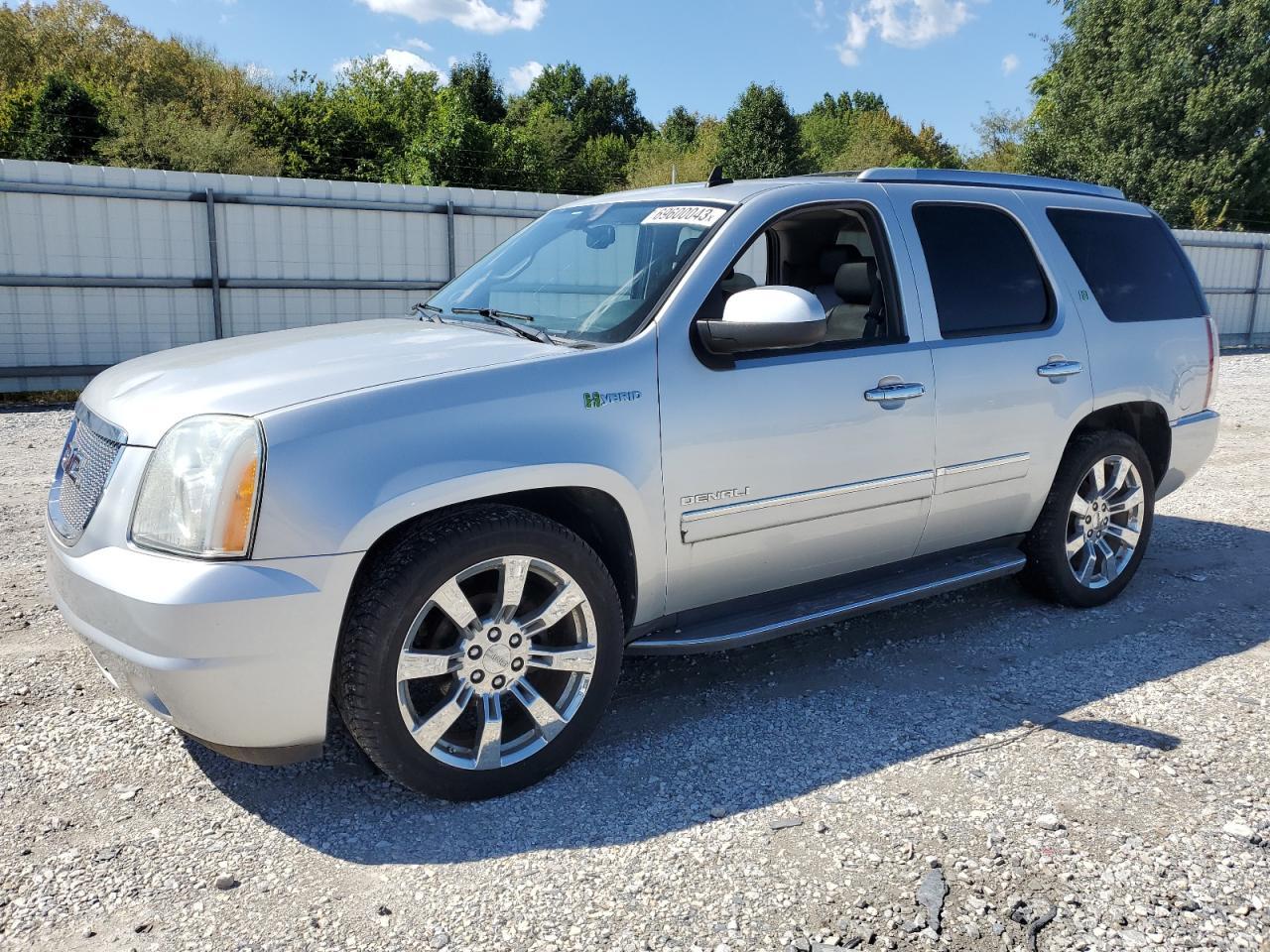 2013 GMC YUKON DENA car image