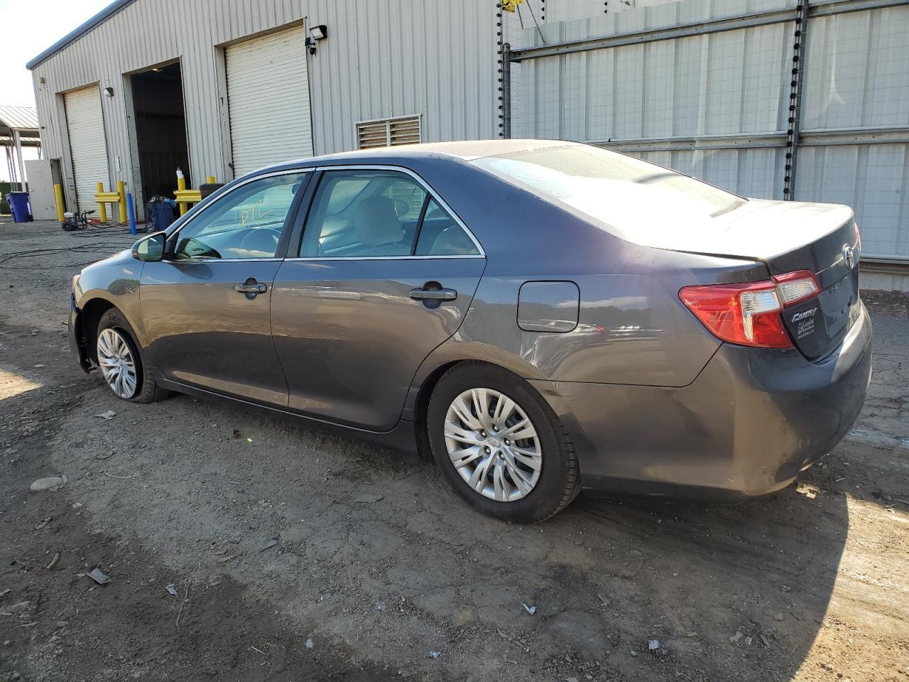 2014 TOYOTA CAMRY L - Image 2