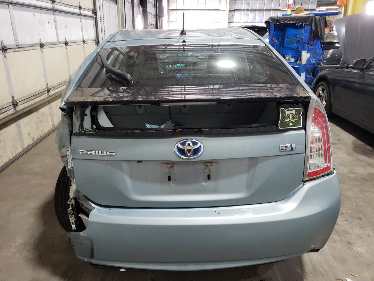 2015 TOYOTA PRIUS - Image 6