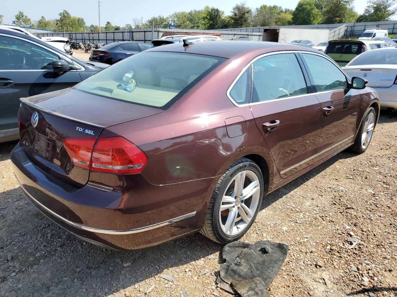 2014 VOLKSWAGEN PASSAT SEL - Фото 3