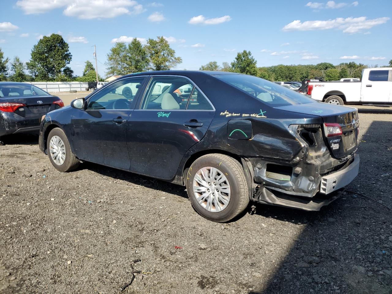 2014 TOYOTA CAMRY L - Фото 2