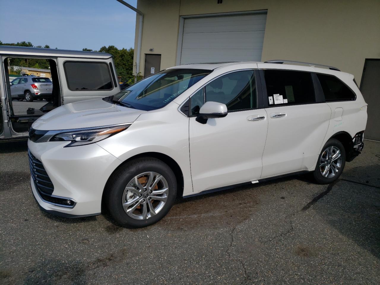 2023 TOYOTA SIENNA LIM car image