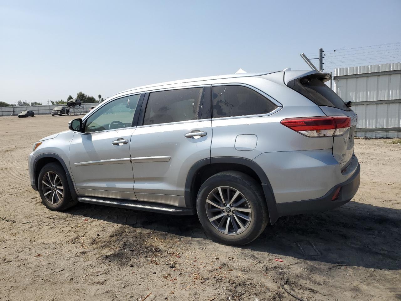 2018 TOYOTA HIGHLANDER - Фото 2