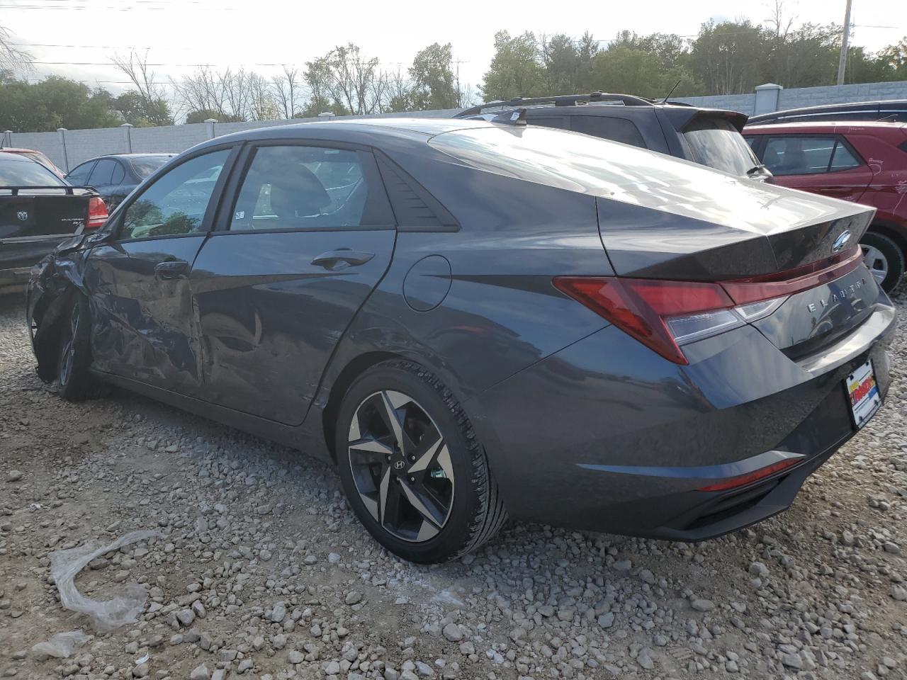 2023 HYUNDAI ELANTRA SE - Фото 2