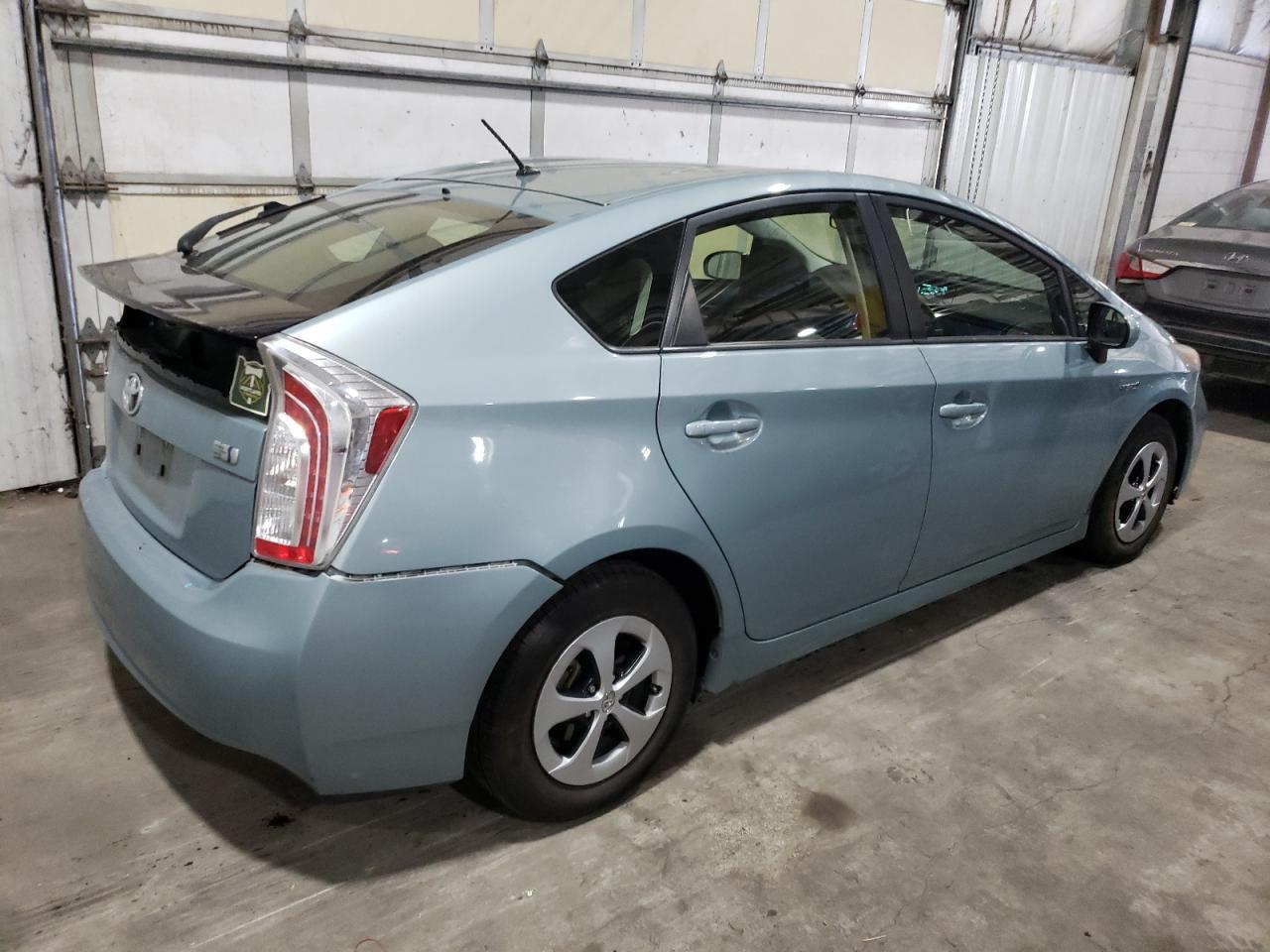 2015 TOYOTA PRIUS - Image 3