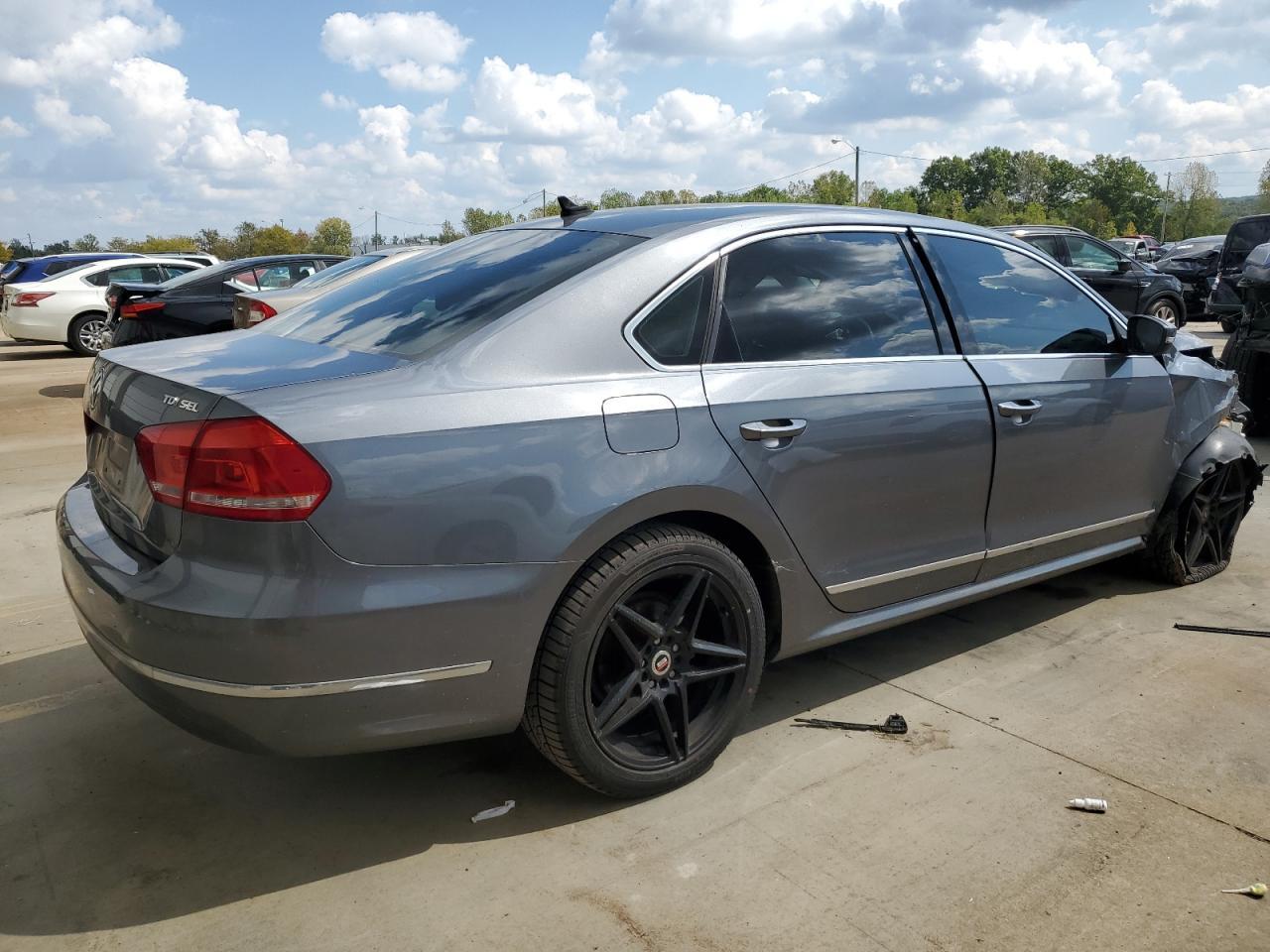 2014 VOLKSWAGEN PASSAT SEL - Фото 3