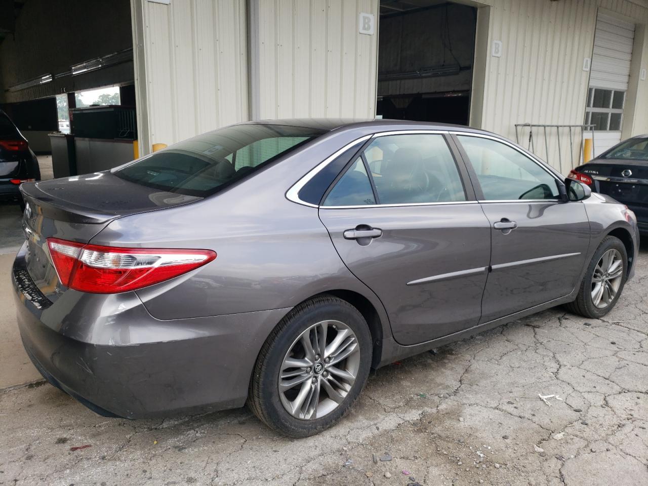 2017 TOYOTA CAMRY LE - Фото 3