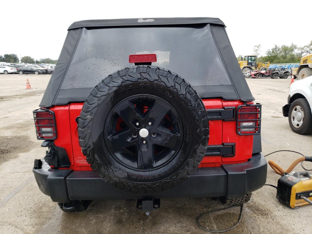 2017 JEEP WRANGLER U - Image 6