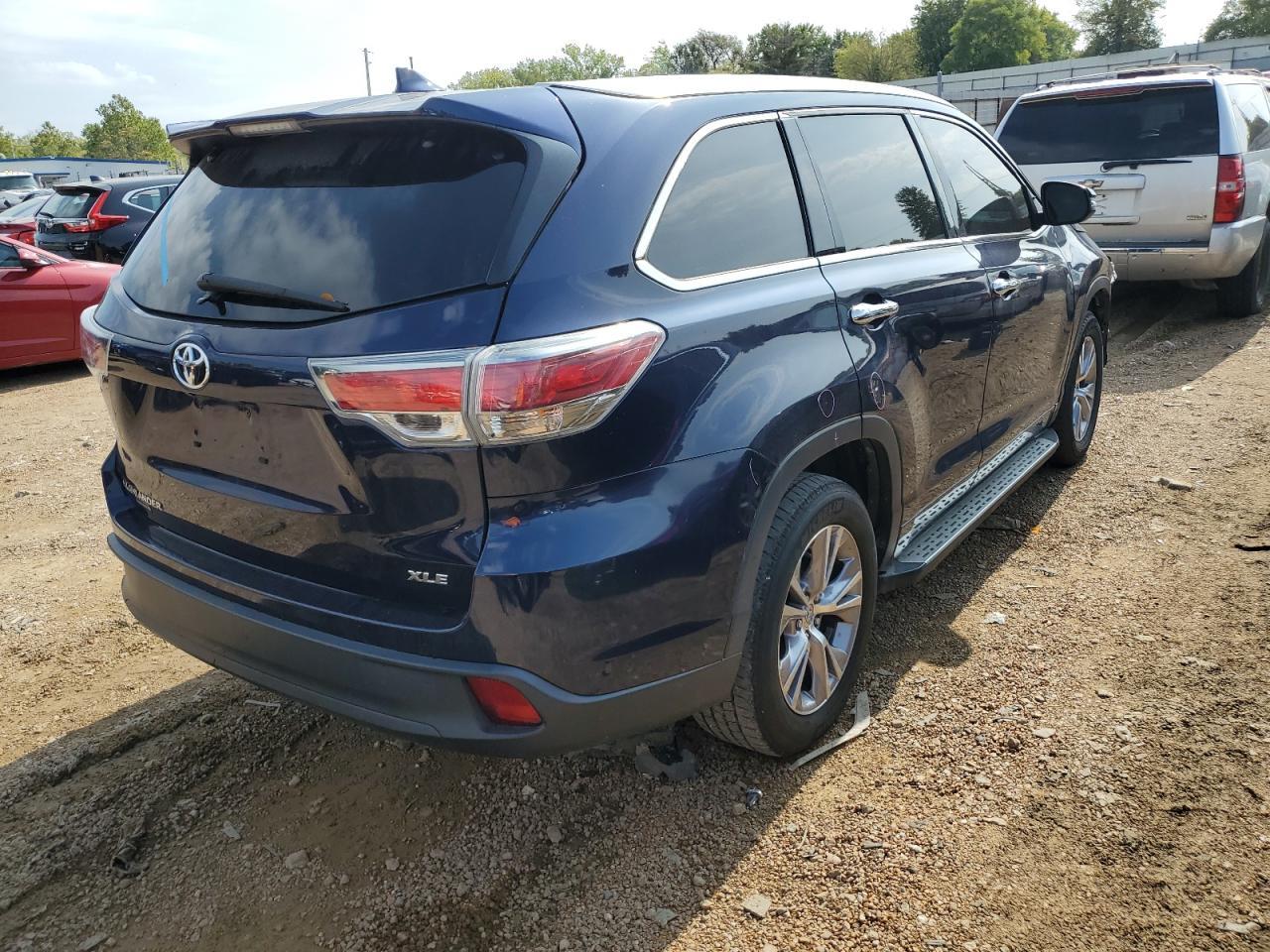 2015 TOYOTA HIGHLANDER - Фото 3