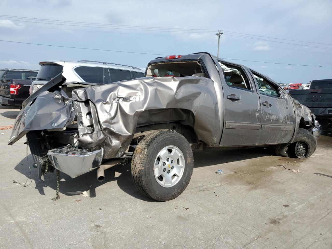 2013 CHEVROLET SILVERADO - Image 3