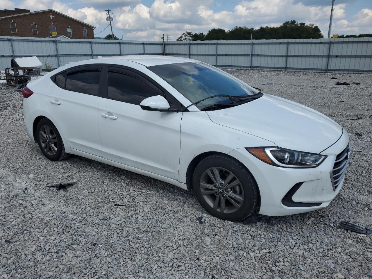 2017 HYUNDAI ELANTRA SE - Image 4