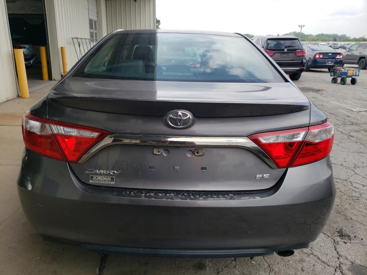 2017 TOYOTA CAMRY LE - Фото 6