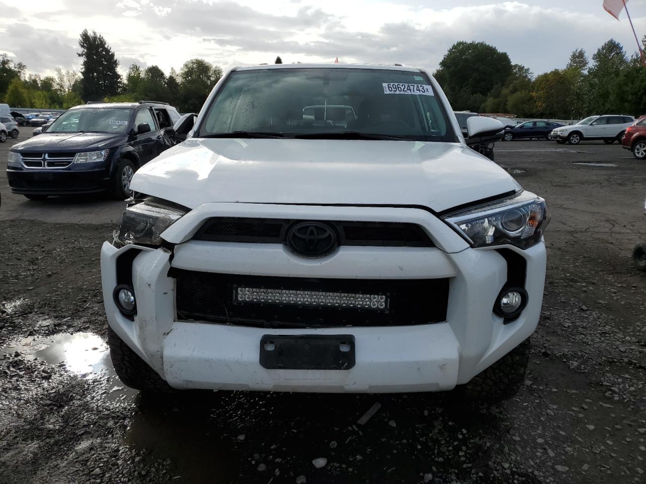 2019 TOYOTA 4RUNNER SR - Фото 5