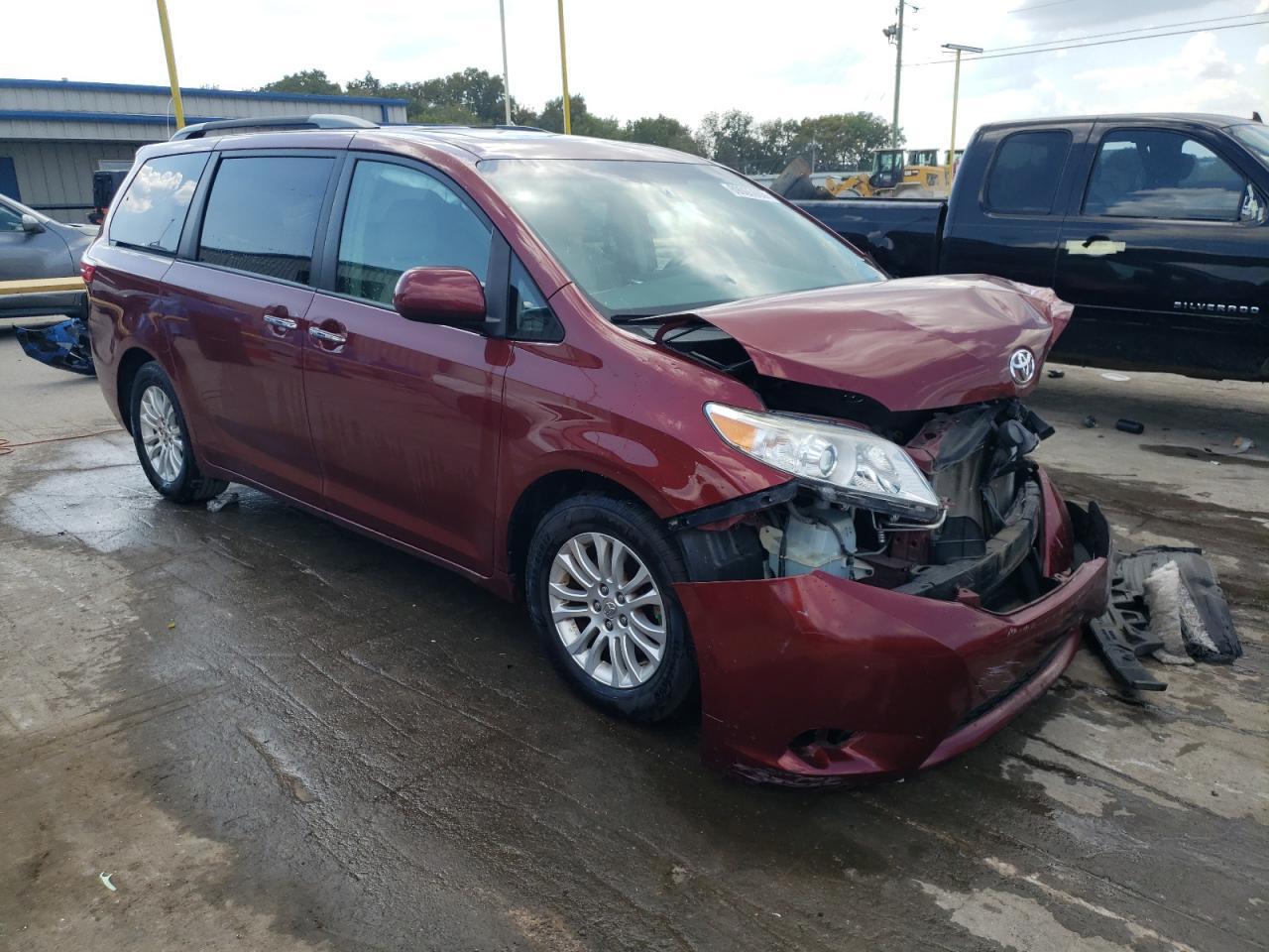 2015 TOYOTA SIENNA XLE - Фото 4