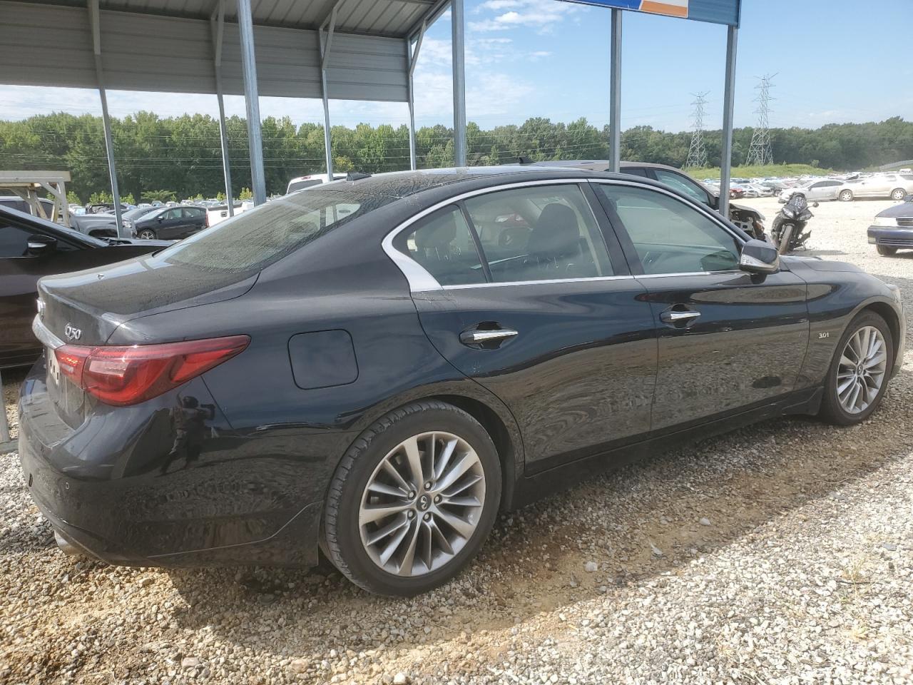 2018 INFINITI Q50 LUXE - Image 3