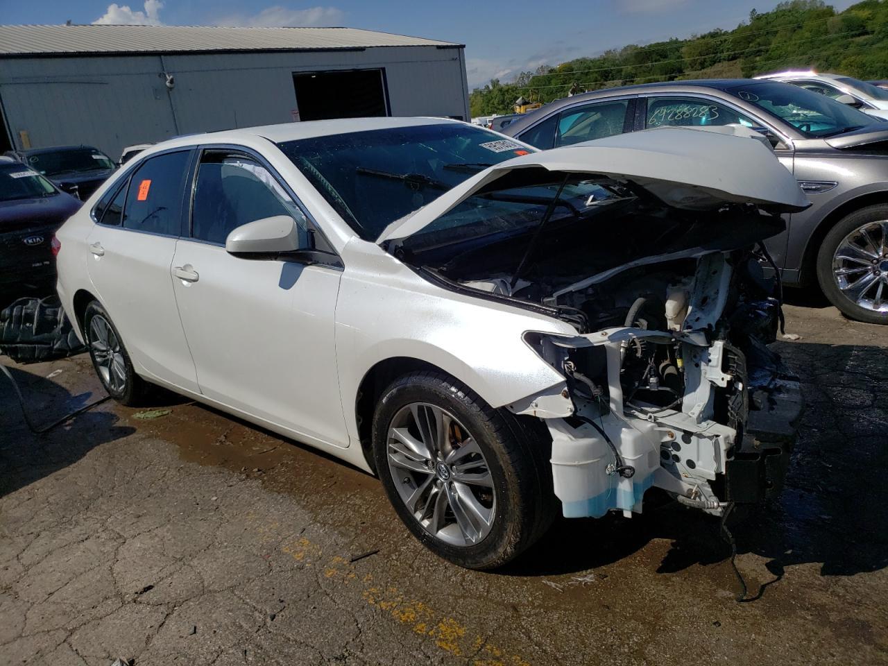 2017 TOYOTA CAMRY LE - Image 4