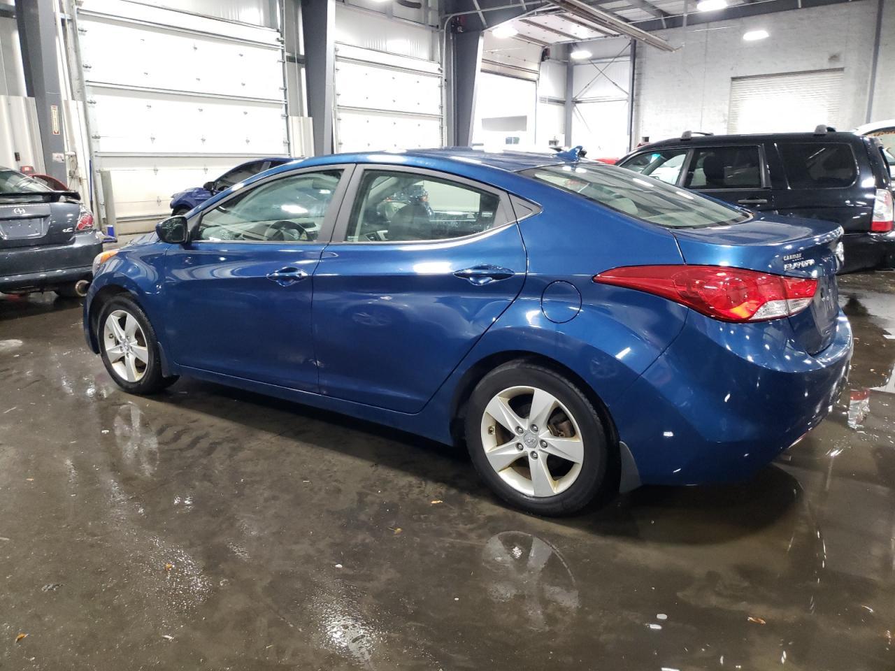 2013 HYUNDAI ELANTRA GL - Image 2