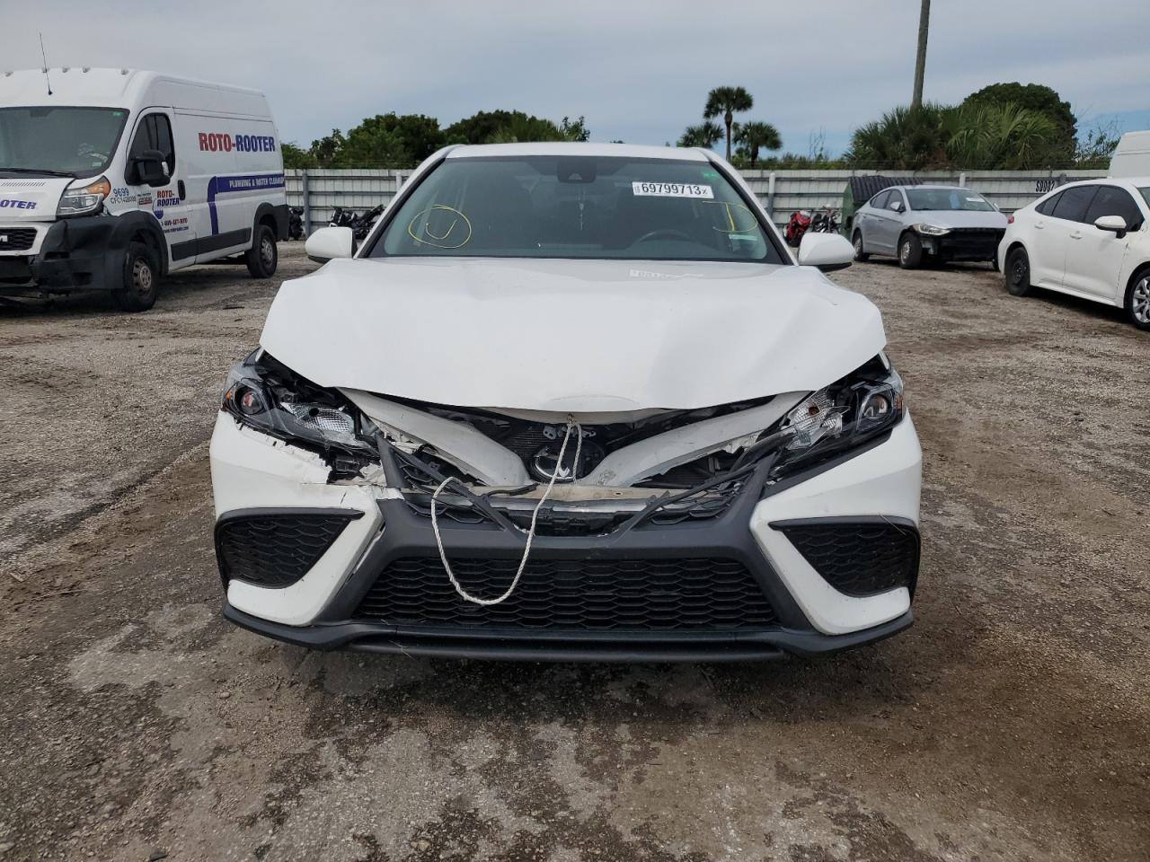 2021 TOYOTA CAMRY SE - Фото 5