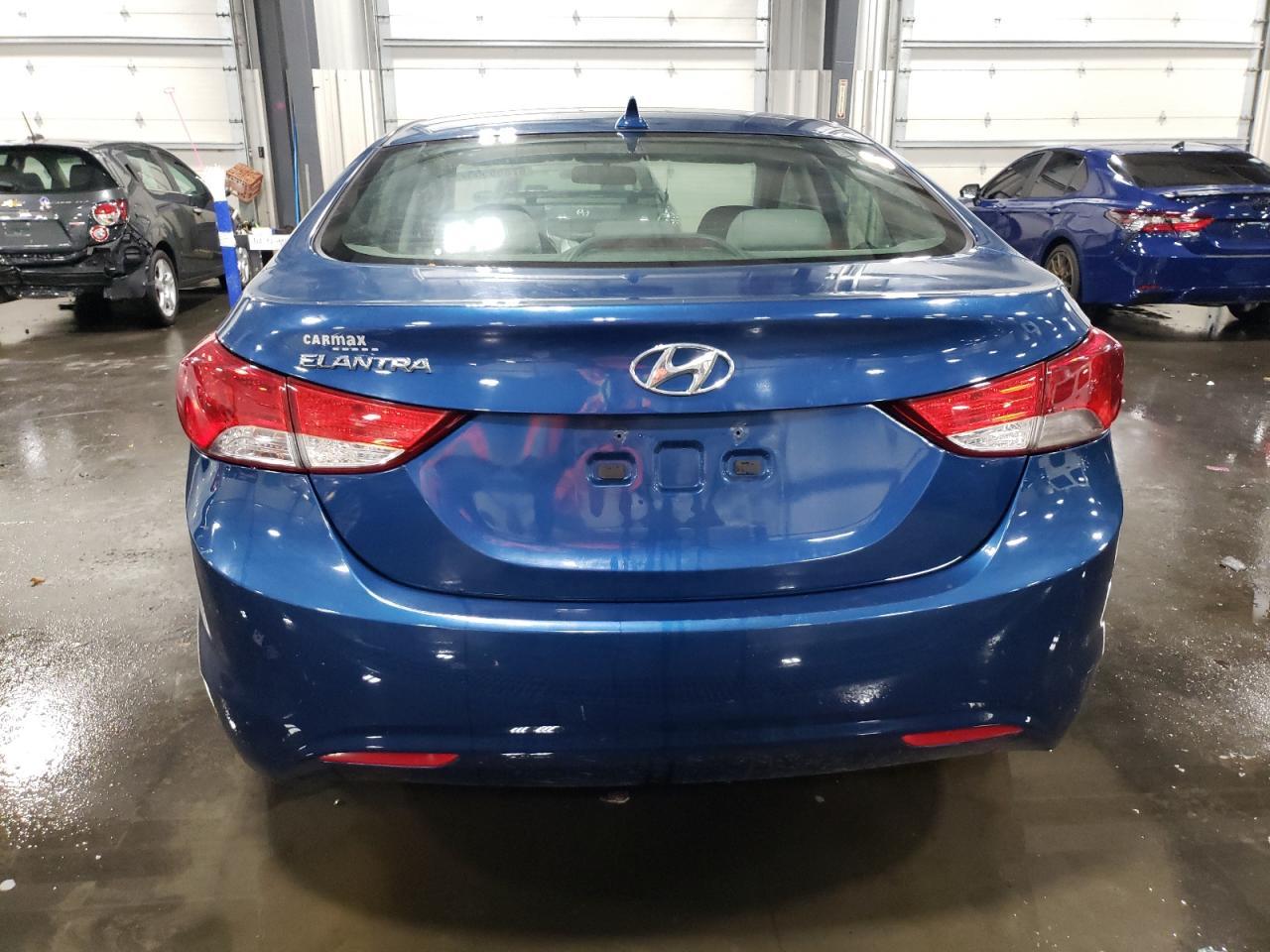 2013 HYUNDAI ELANTRA GL - Image 6