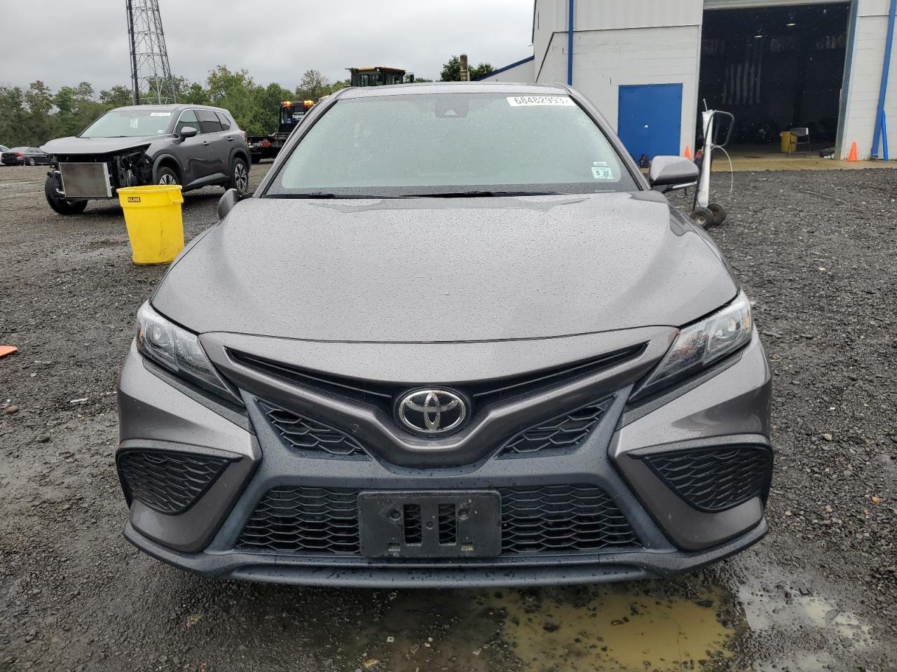 2021 TOYOTA CAMRY SE - Фото 5