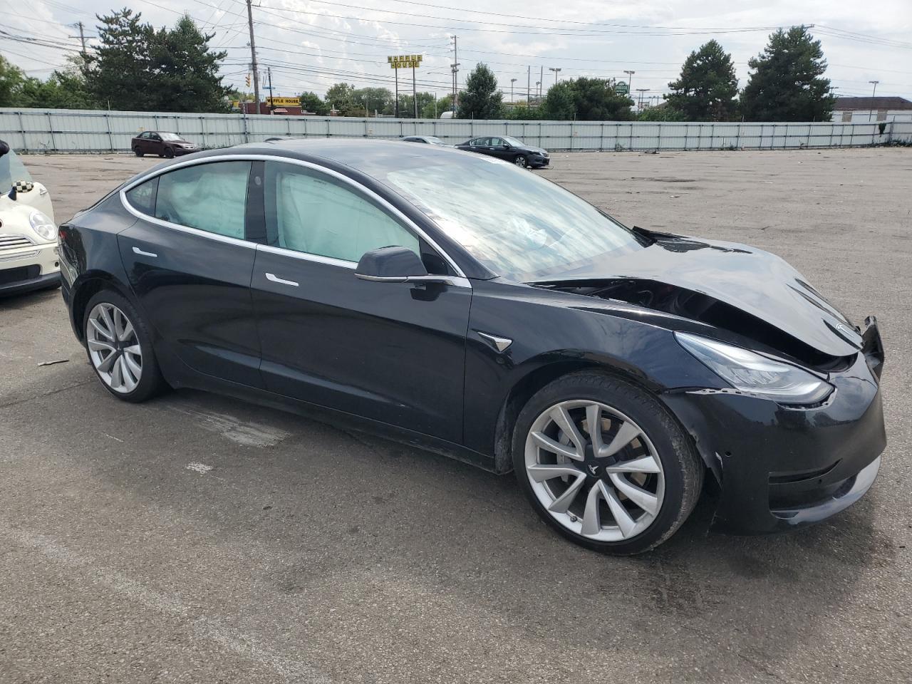 2019 TESLA MODEL 3 - Фото 4