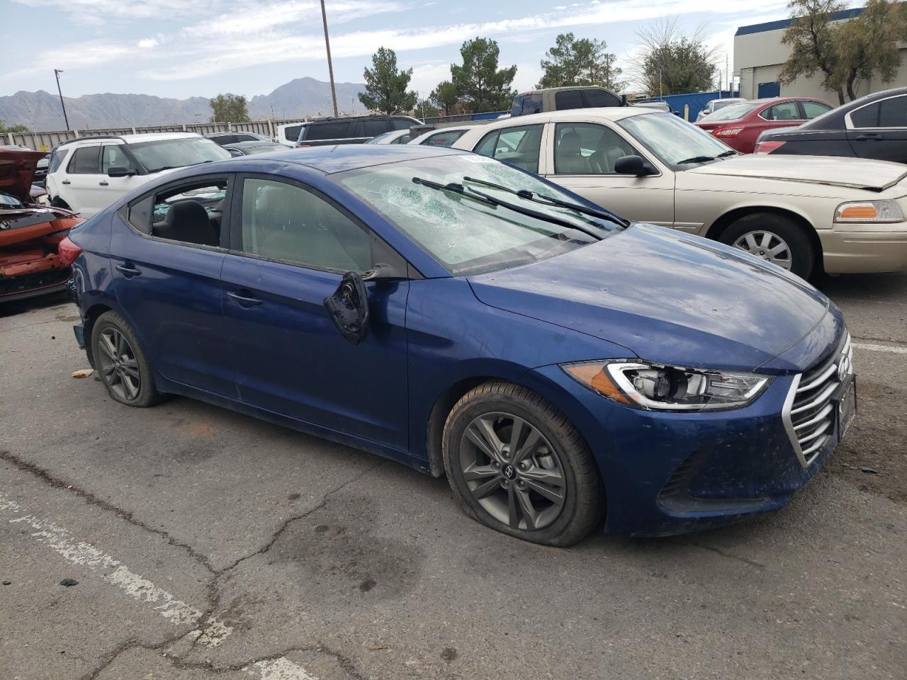 2018 HYUNDAI ELANTRA SE - Image 4