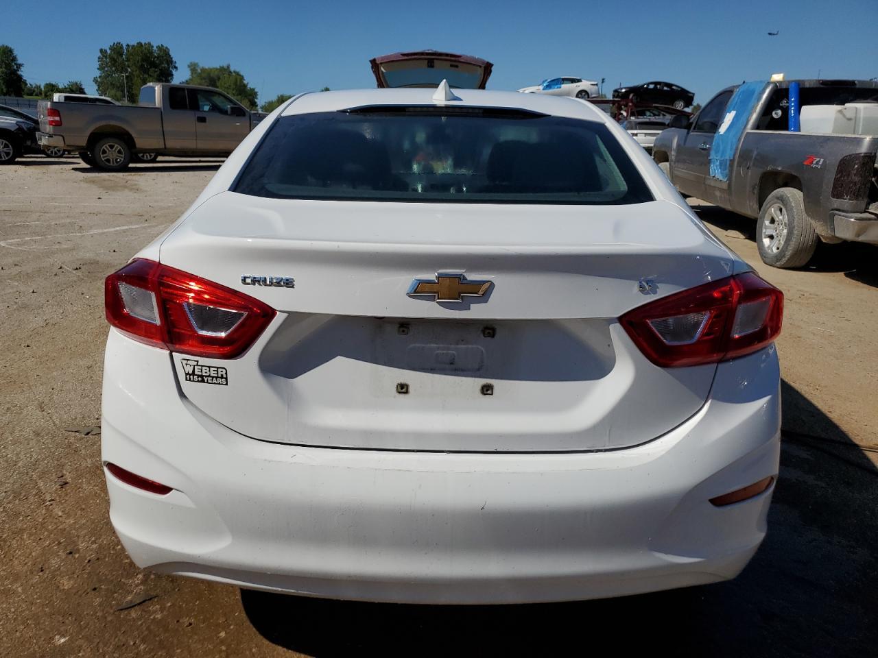 2017 CHEVROLET CRUZE LT - Image 6