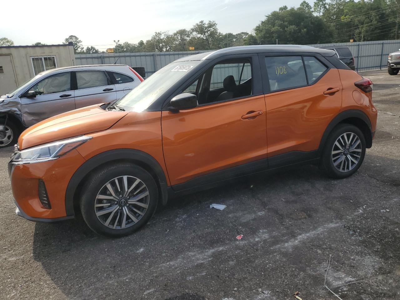 2023 NISSAN KICKS car image