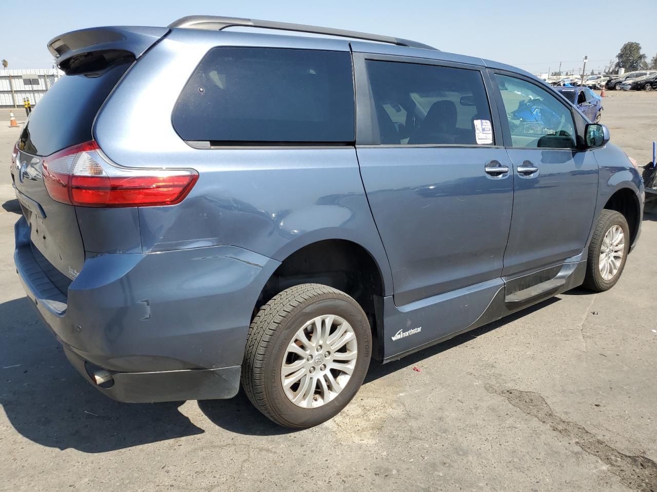 2015 TOYOTA SIENNA XLE - Фото 3