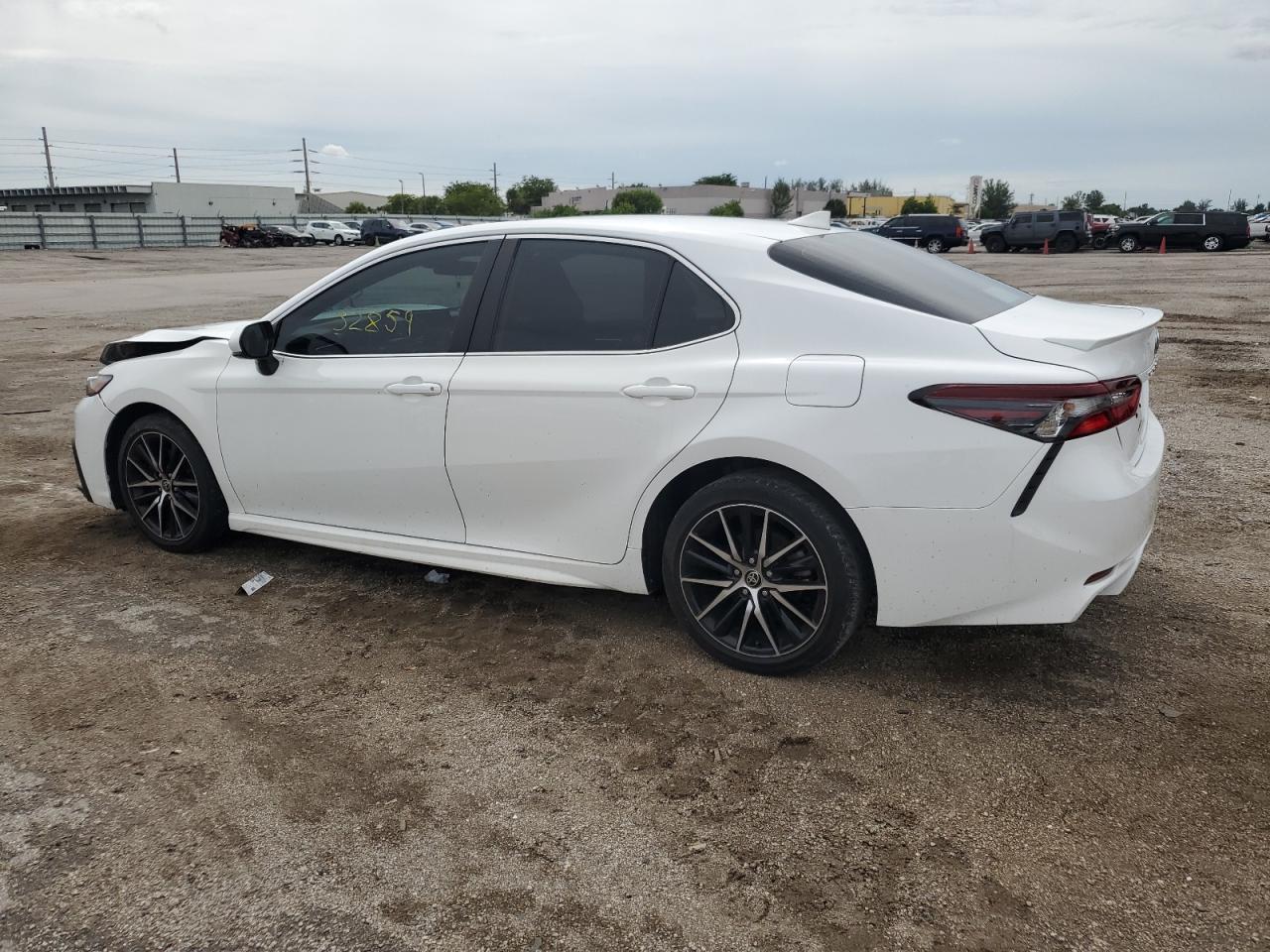 2021 TOYOTA CAMRY SE - Фото 2
