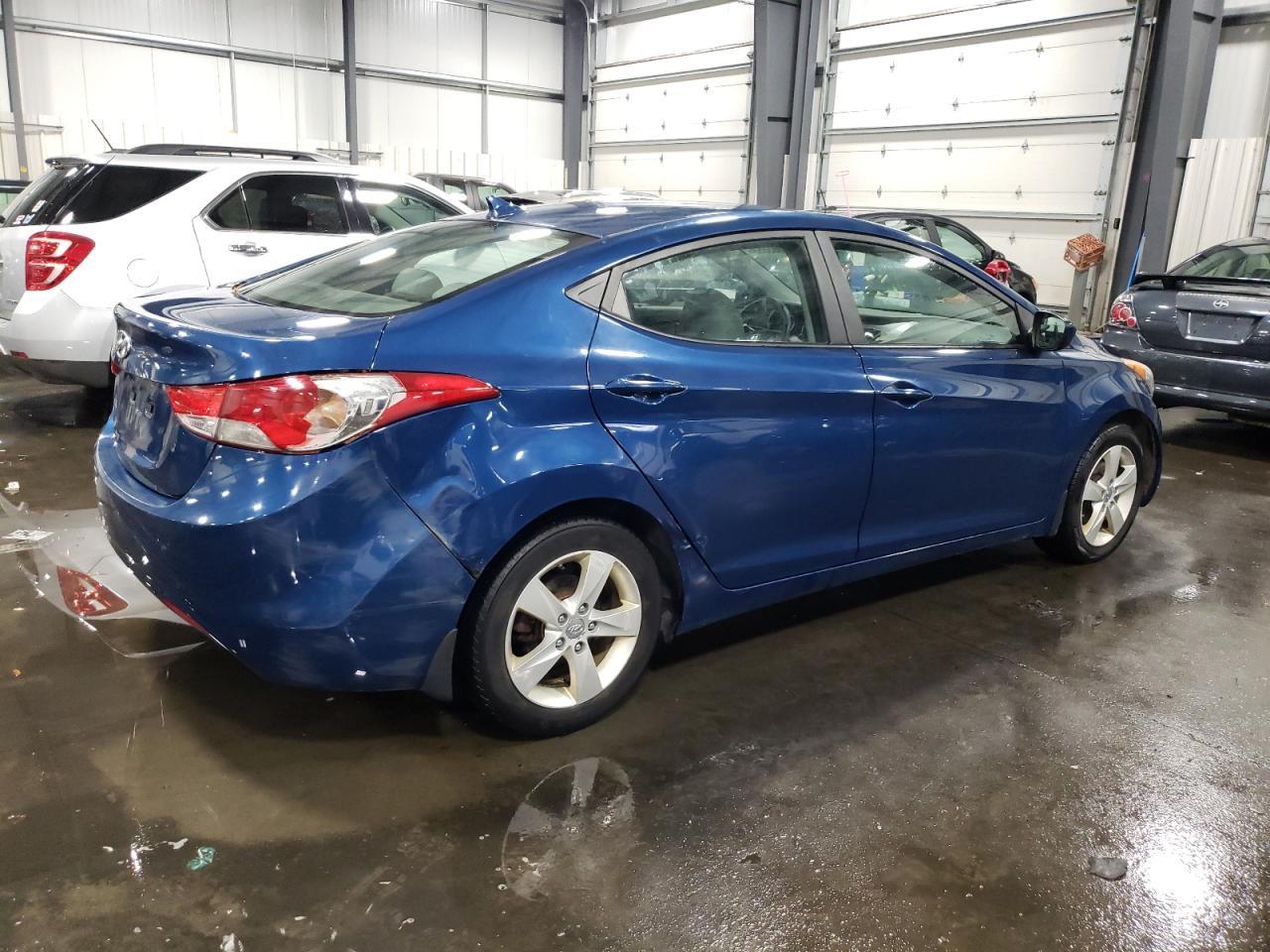 2013 HYUNDAI ELANTRA GL - Image 3