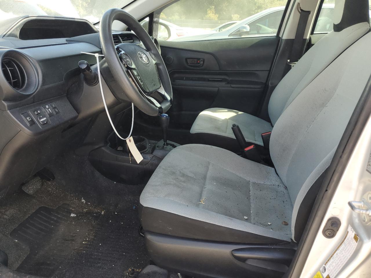 2018 TOYOTA PRIUS C - Фото 7