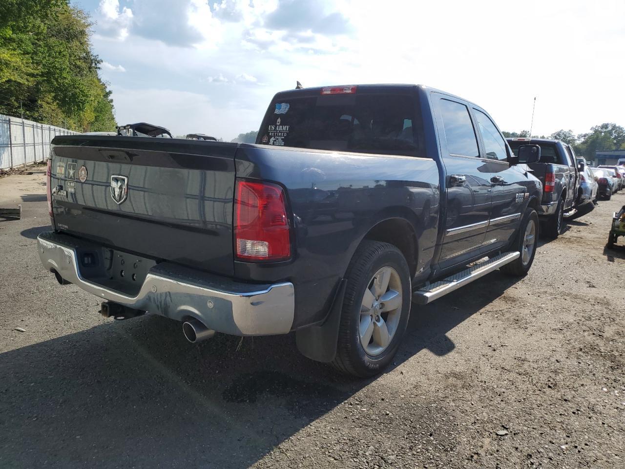 2015 RAM 1500 SLT - Image 3