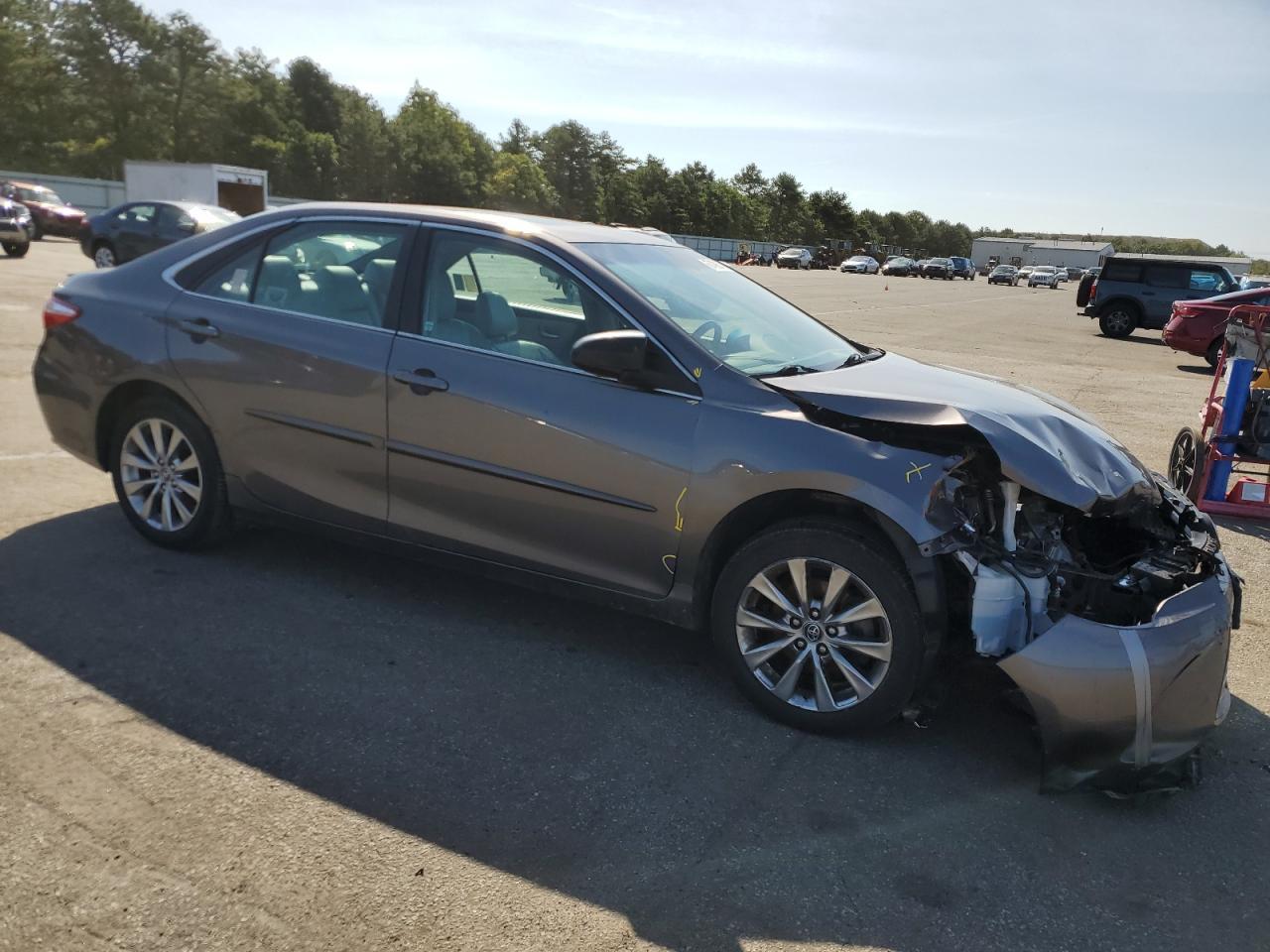2017 TOYOTA CAMRY LE - Image 4
