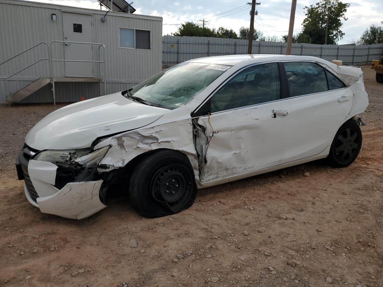 2016 TOYOTA CAMRY LE