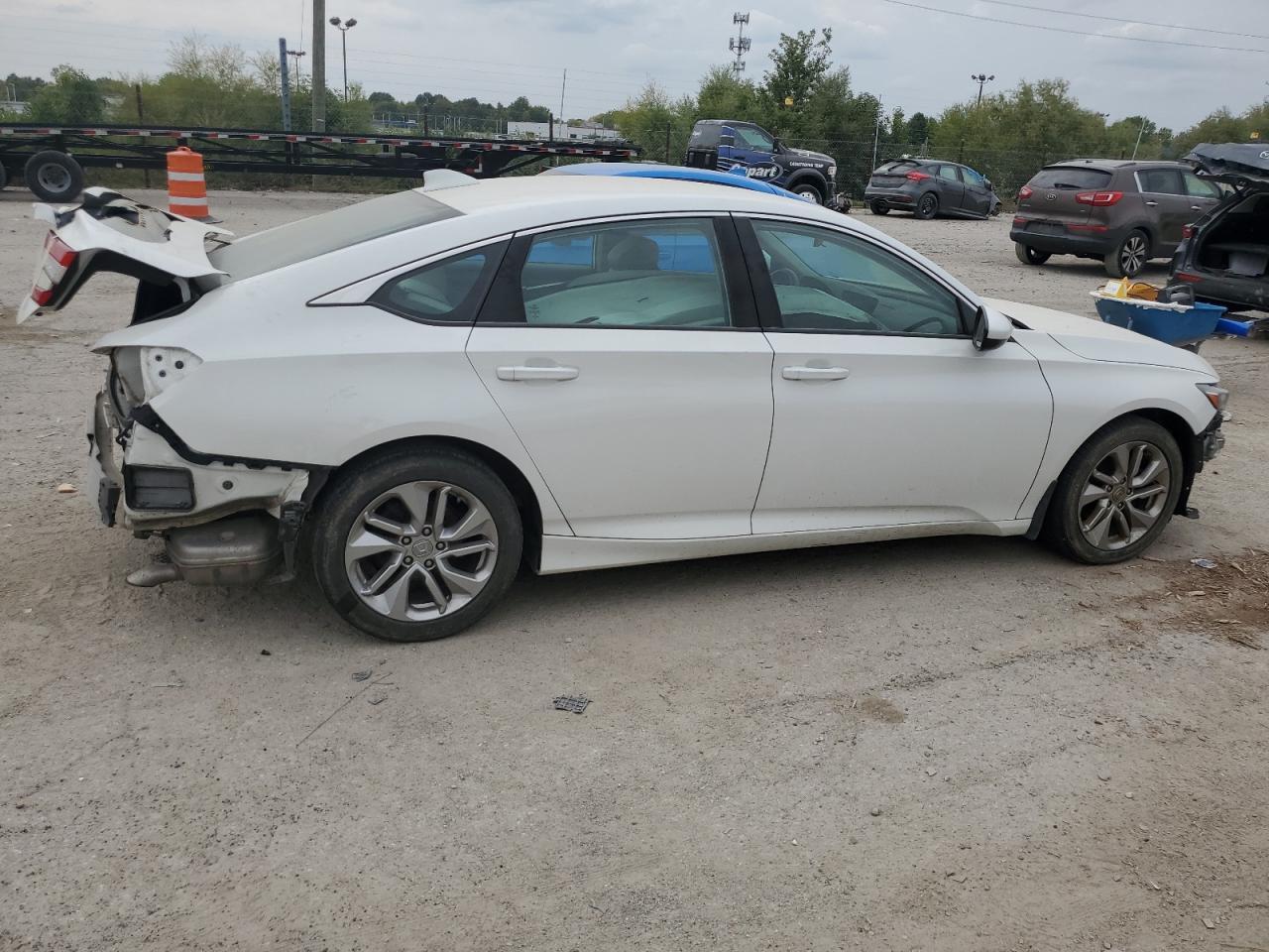 2018 HONDA ACCORD LX - Фото 3