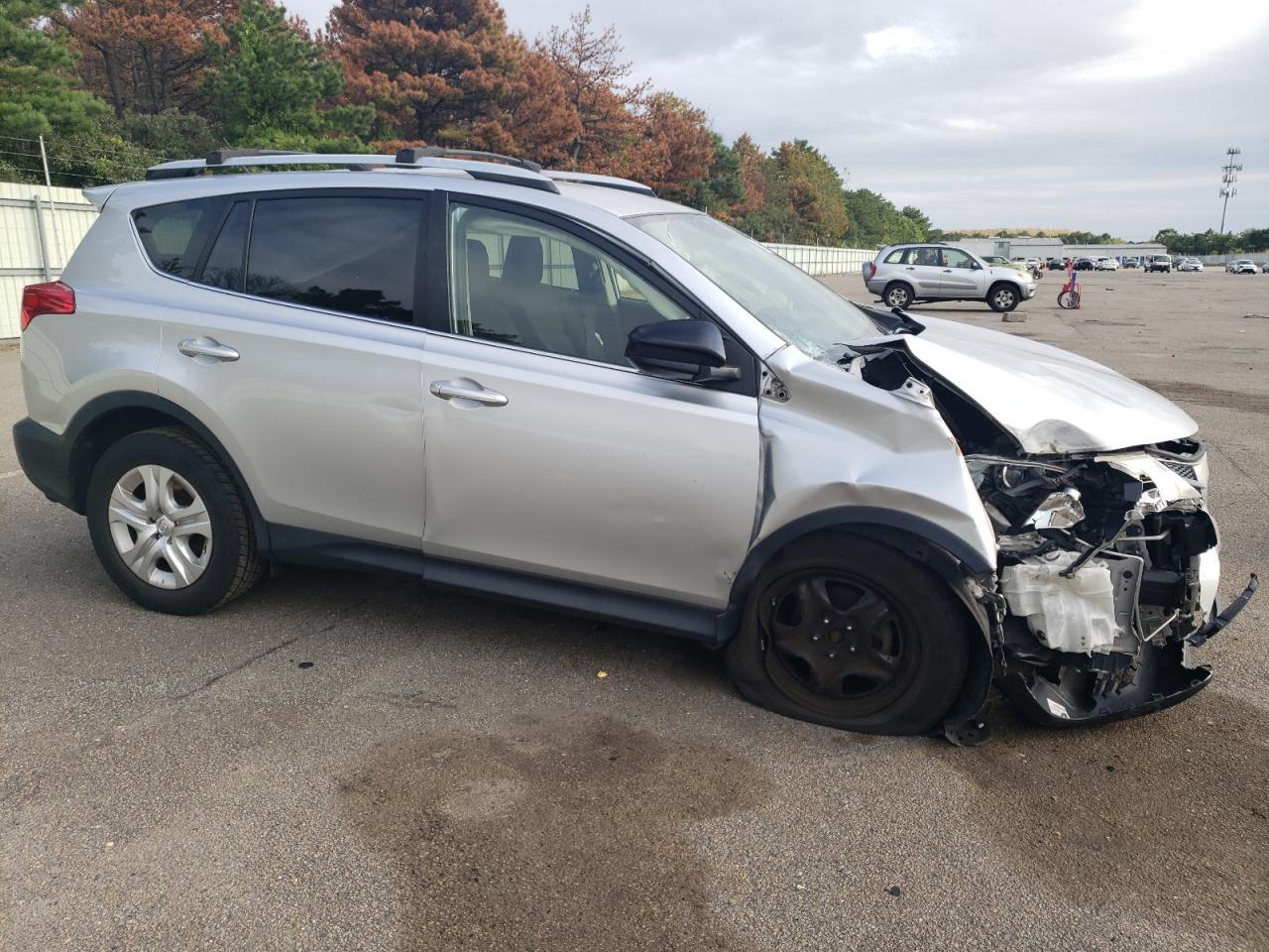 2015 TOYOTA RAV4 LE - Фото 4