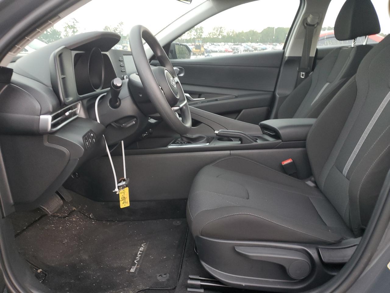 2023 HYUNDAI ELANTRA SE - Фото 7