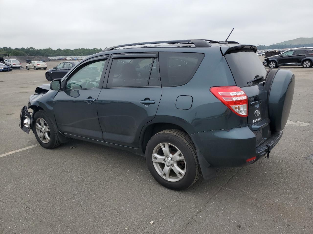 2011 TOYOTA RAV4 - Фото 2