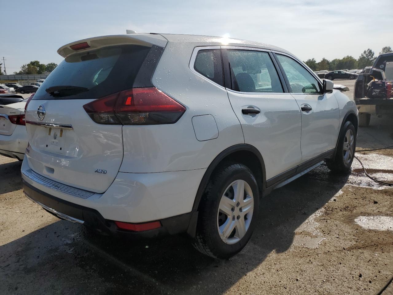 2018 NISSAN ROGUE S - Фото 3