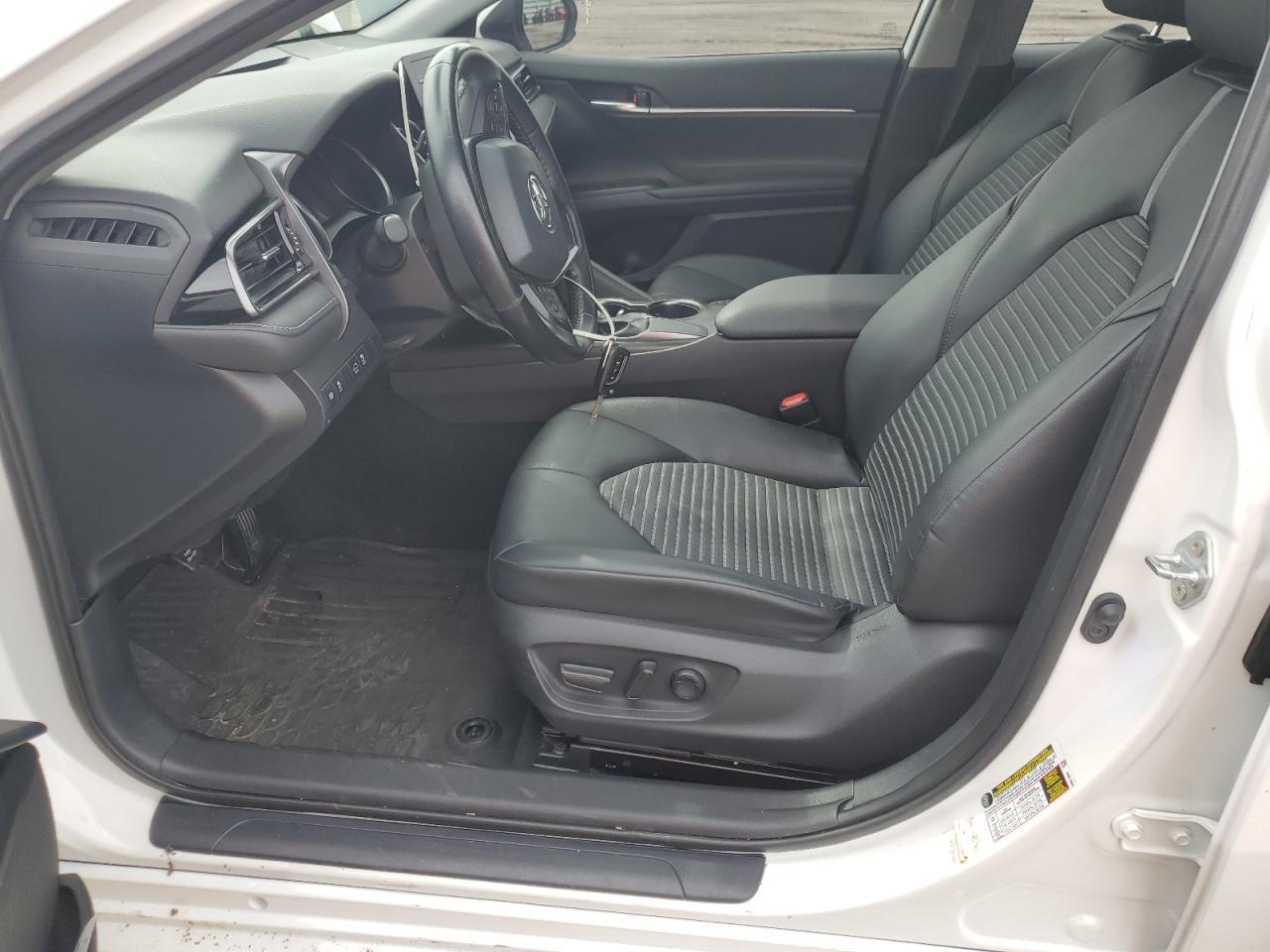 2021 TOYOTA CAMRY SE - Фото 7